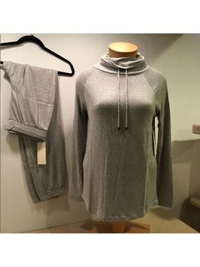 Black Butterfly light gray jogger set Woman’s size small turtleneck